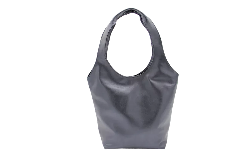 Princesse Petit Pois by Jessica Cohen Round bag