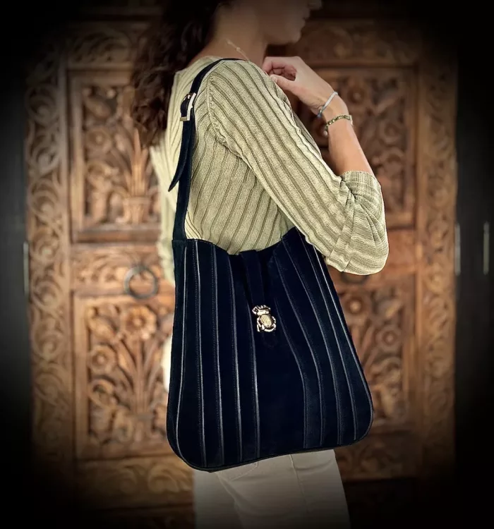 Jessica Cohen maroquinerie collection Tiyi sac A4 noir8